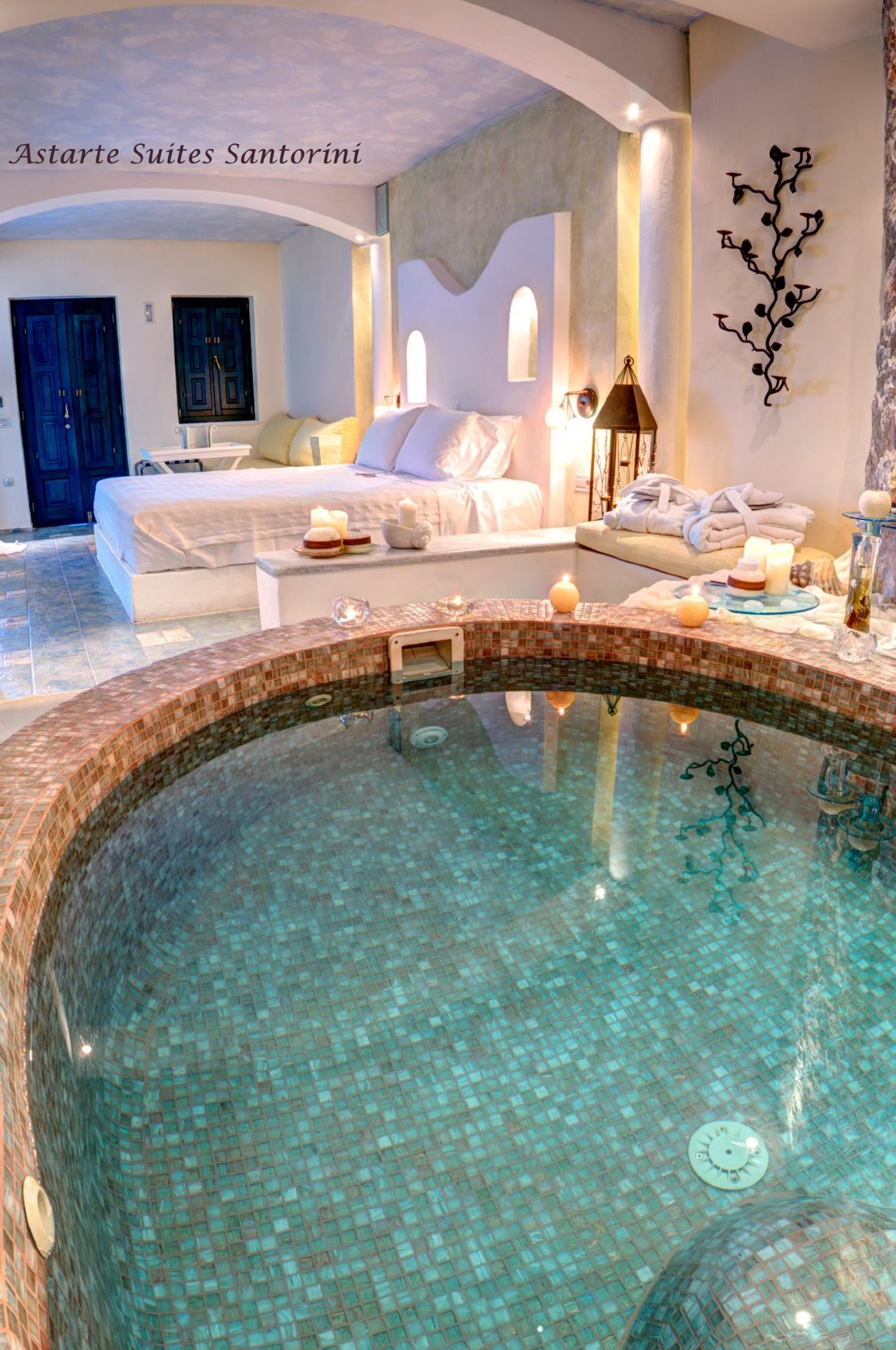 Honeymoon Suite Astarte Suites Luxury Hotel in Santorini