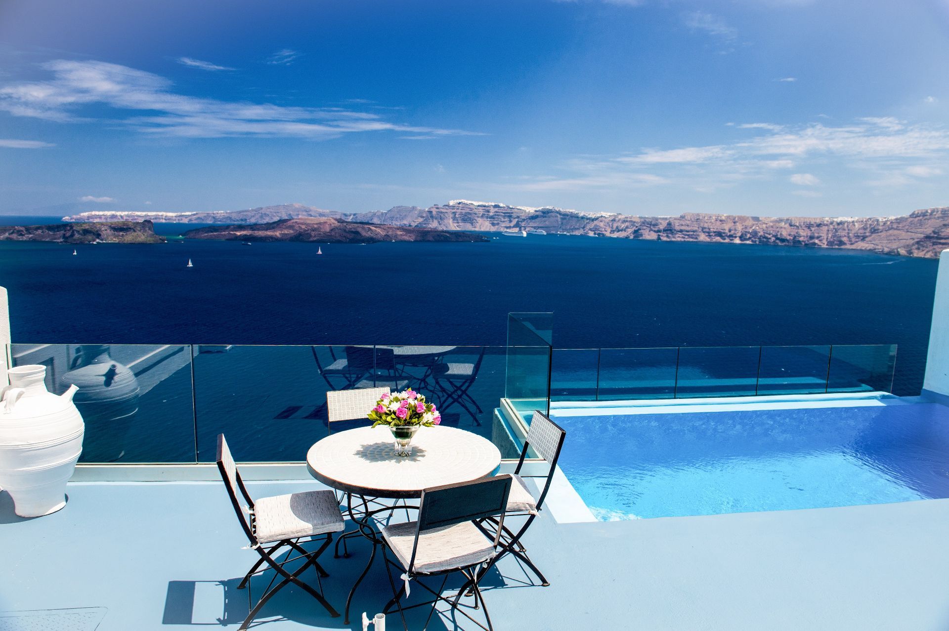 Astarte_Suite_private_infinity_pool_Santorini_A4_private_terrace
