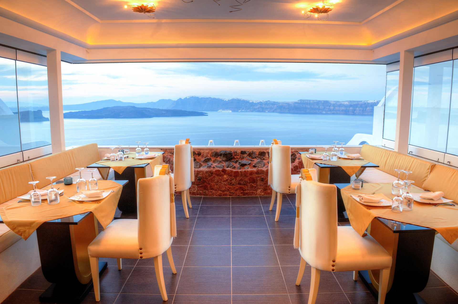 fine_dining_Restaurant_in_Santorini_-_Astarte_Suites_Hotel